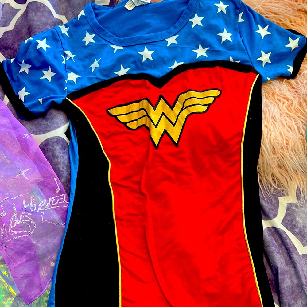 Wonder women Halloween shirt size small